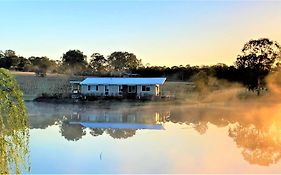 Lovedale Lakehouse Vineyard